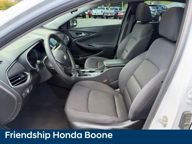 Used 2022 White Chevrolet LT image 15
