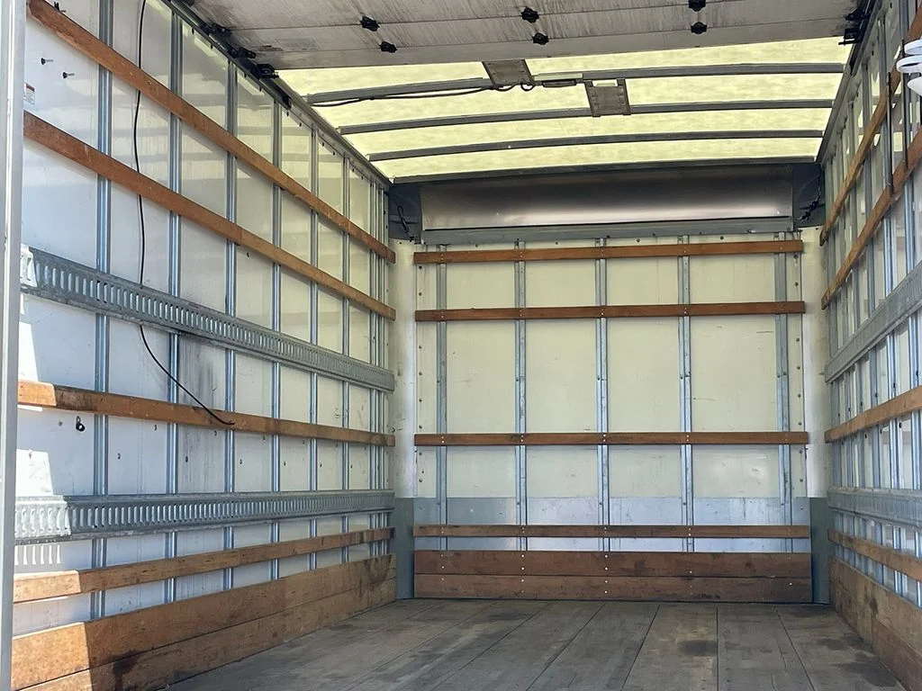 Used 2021 White Isuzu  image 13
