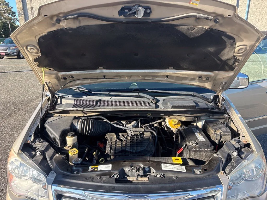 Used 2016 Beige Chrysler Touring-L image 10