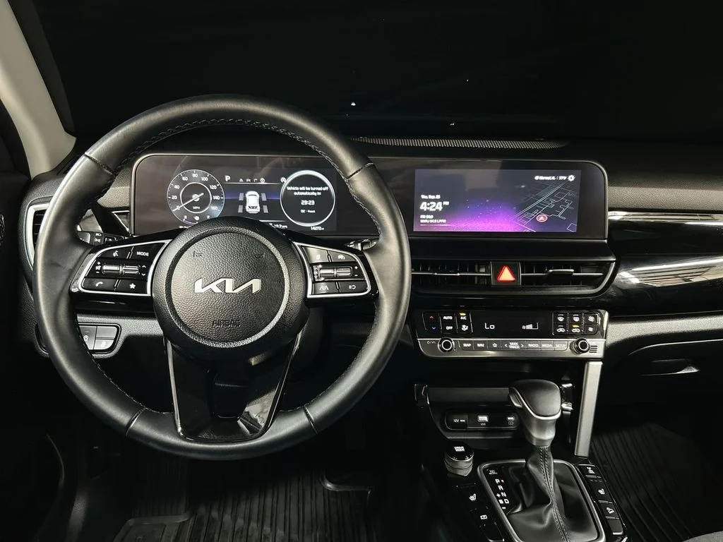 Used 2024 Blue / Black Kia S image 18
