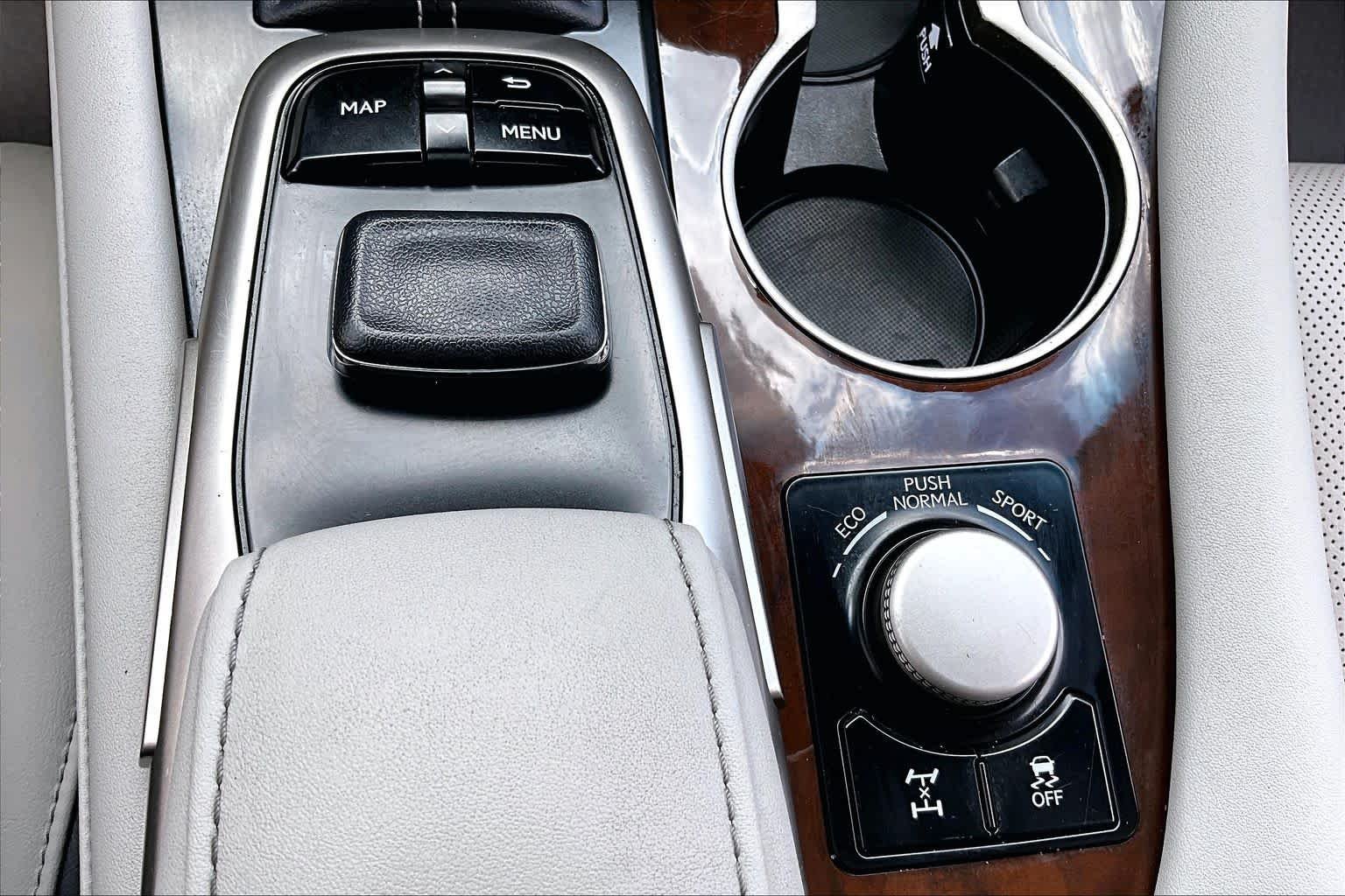 Used 2019 Atomic Silver Lexus  image 33