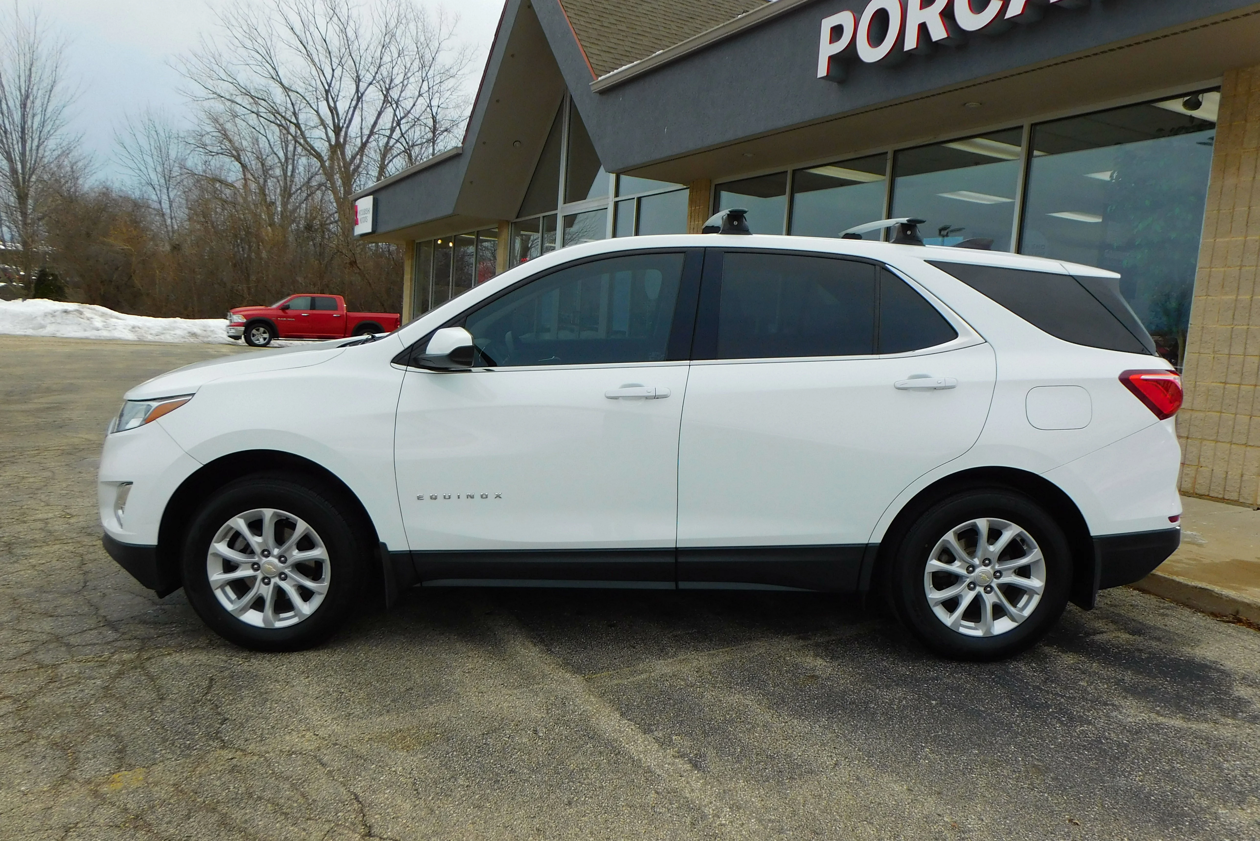 Used 2018 Chevrolet Equinox LT with VIN 3GNAXSEV1JS631874 for sale in Racine, WI