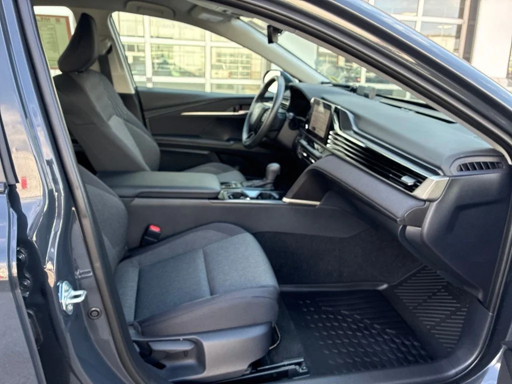 Used 2026  Toyota LE image 43