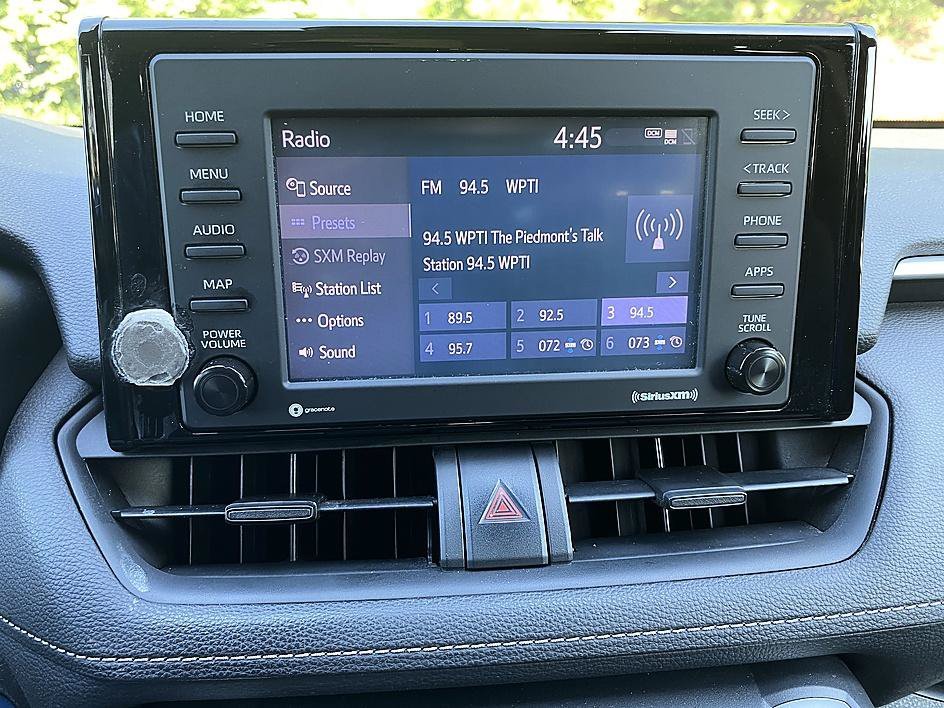 Used 2020 Midnight Black Metallic Toyota Hybrid XLE image 20