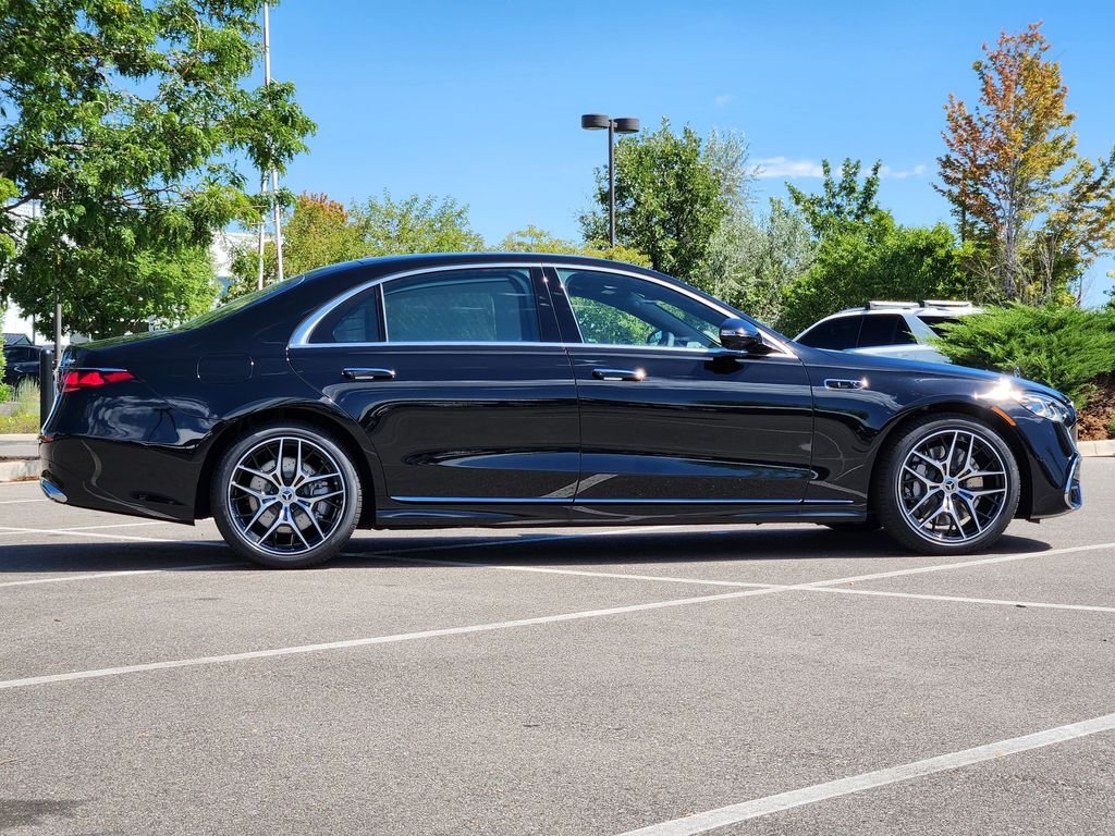 New 2027 Obsidian Black Metallic Mercedes-Benz S 580 4MATIC® image 2