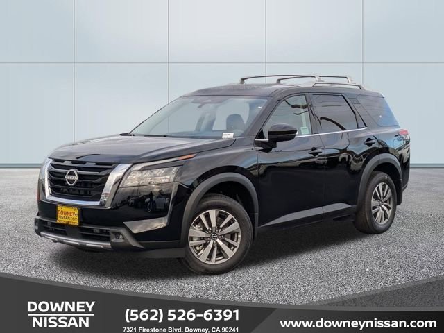 2025 Nissan Pathfinder SL 2WD's photo