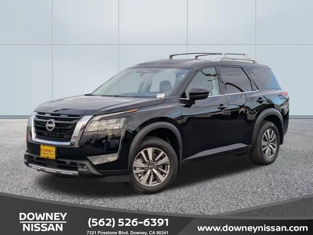 2025 Nissan Pathfinder SL 2WD's photo