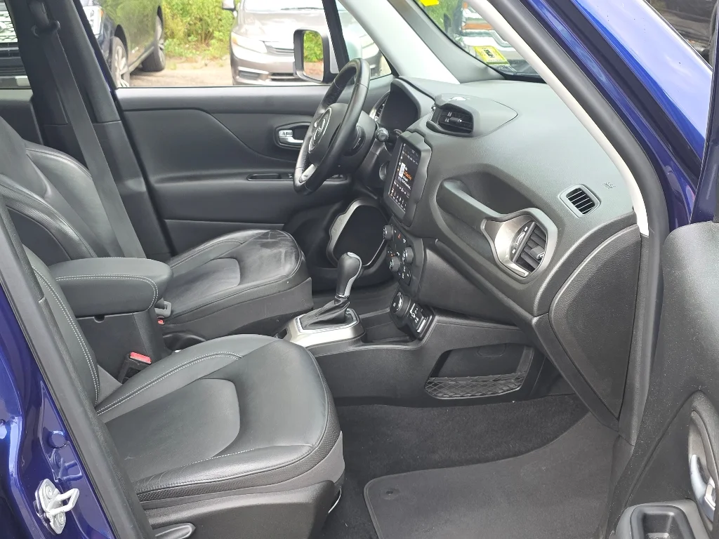 Used 2018 Jetset Blue Jeep Limited image 22