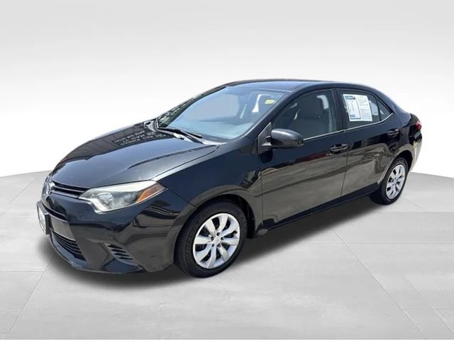 Used 2015 Black Toyota LE image 3