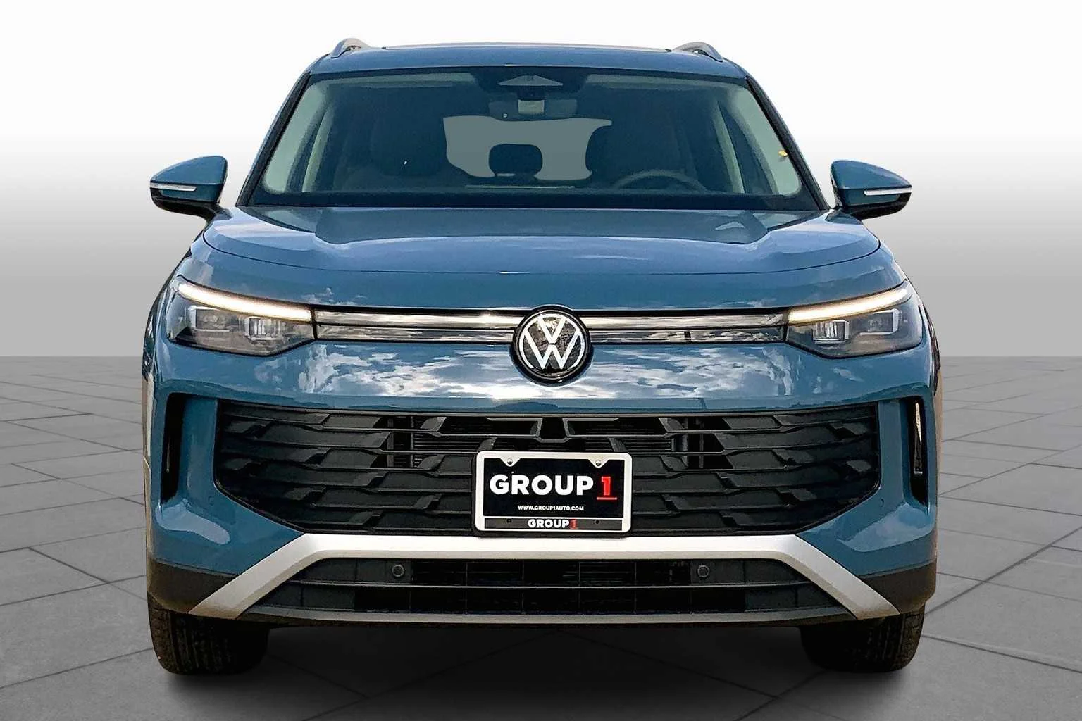 New 2025 Monterey Blue Pearl Volkswagen SE image 3