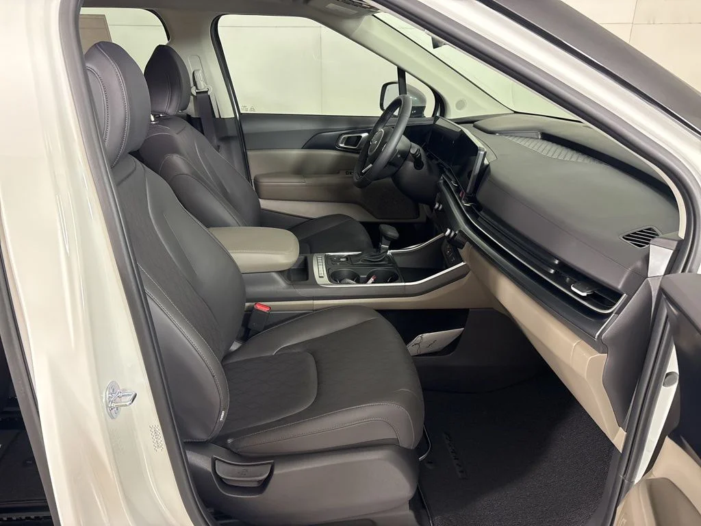 New 2026 White Kia LXS image 15