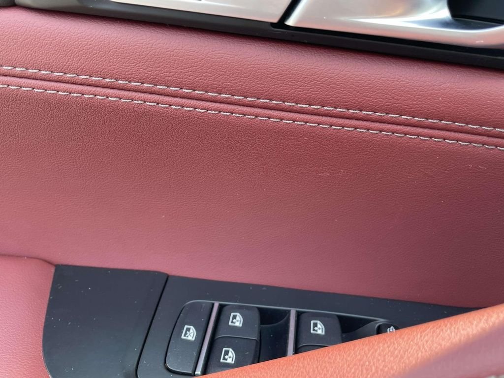 Used 2025 Blue BMW M60i image 34