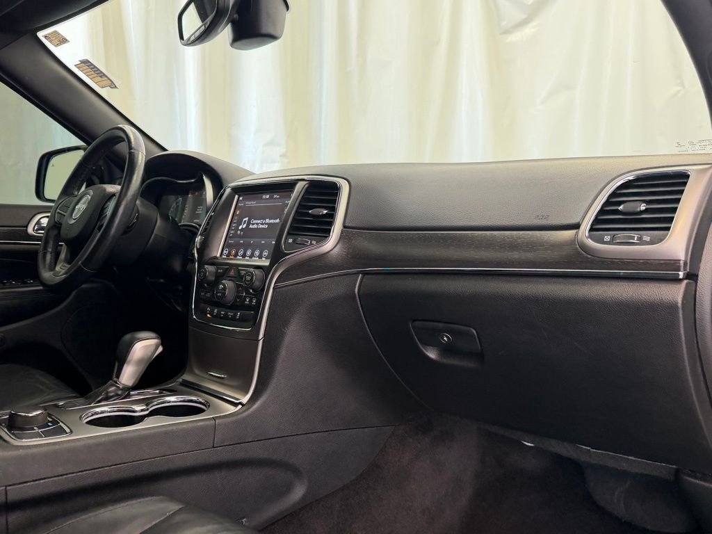 Used 2018 Granite Crystal Metallic Clearcoat Jeep Limited image 16