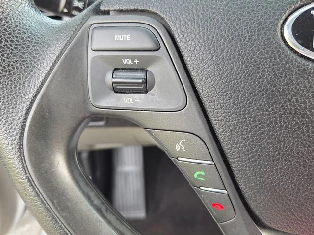 Used 2015 Silver Kia LX image 23