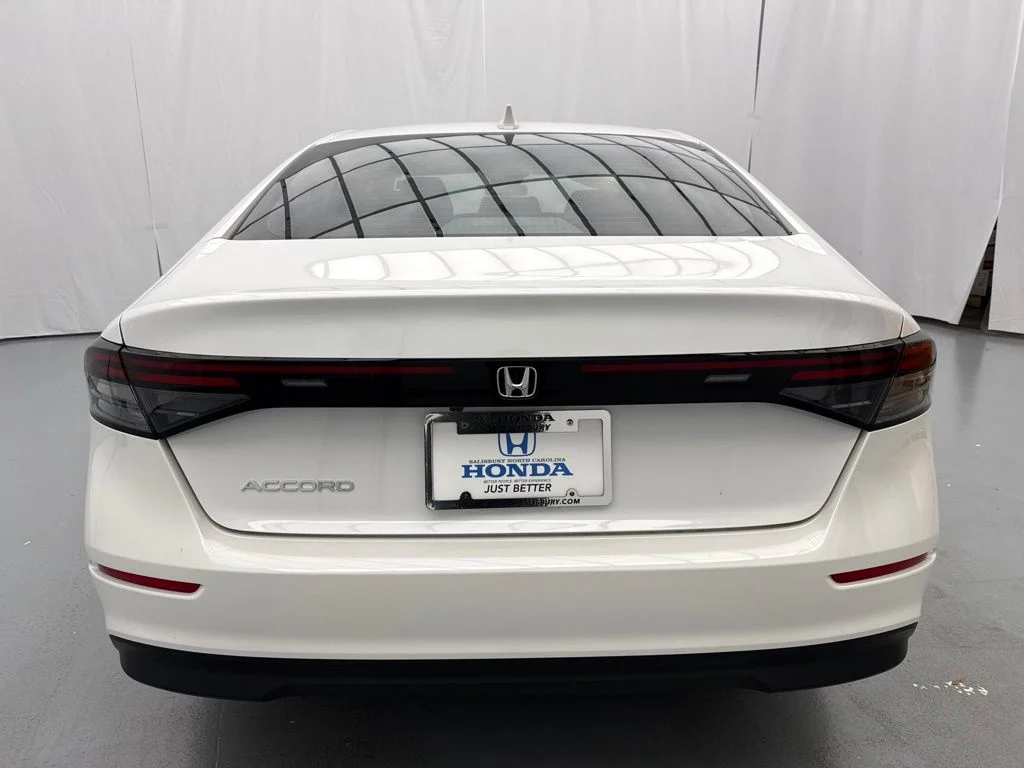 New 2026 Platinum White Pearl Honda LX image 7