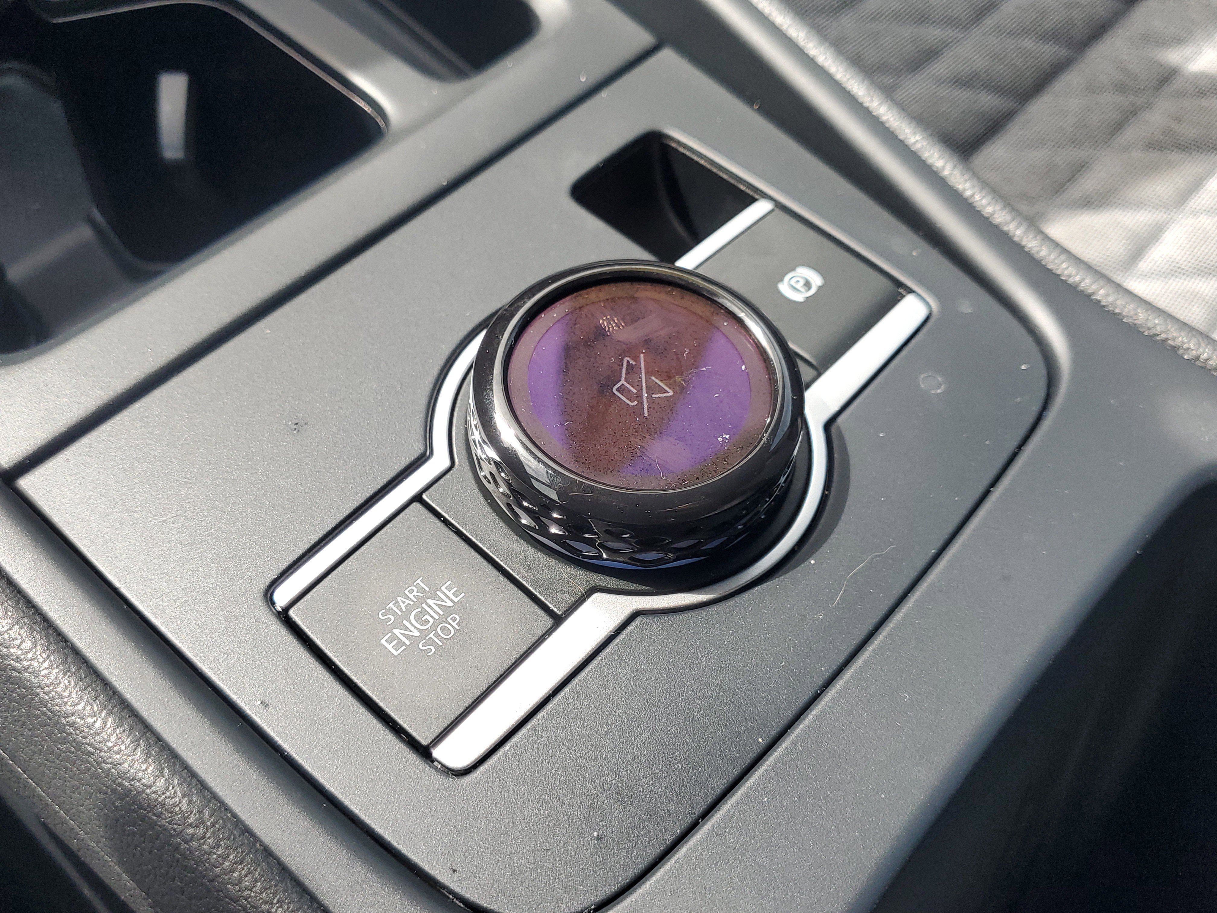 Used 2025 Platinum Gray Metallic Volkswagen S image 28