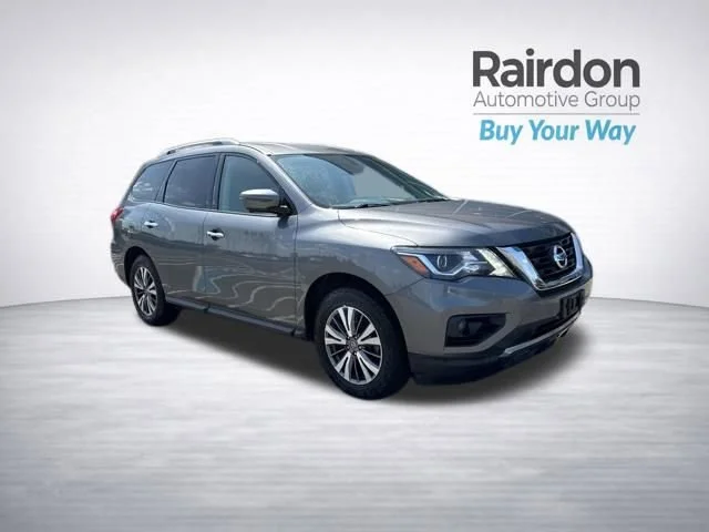 2019 Nissan Pathfinder SL 4WD's photo