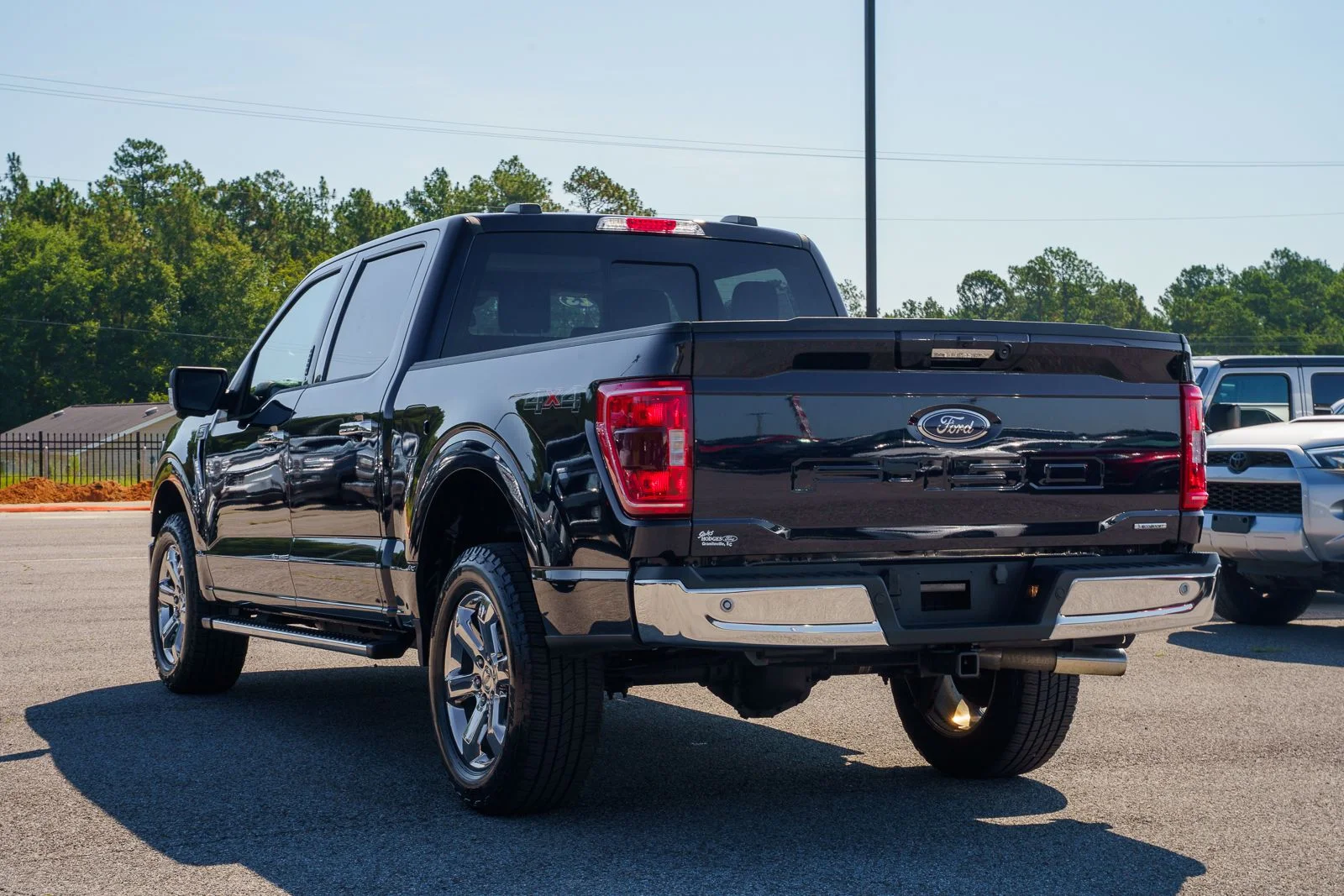 Used 2023 Blue Ford XLT image 4