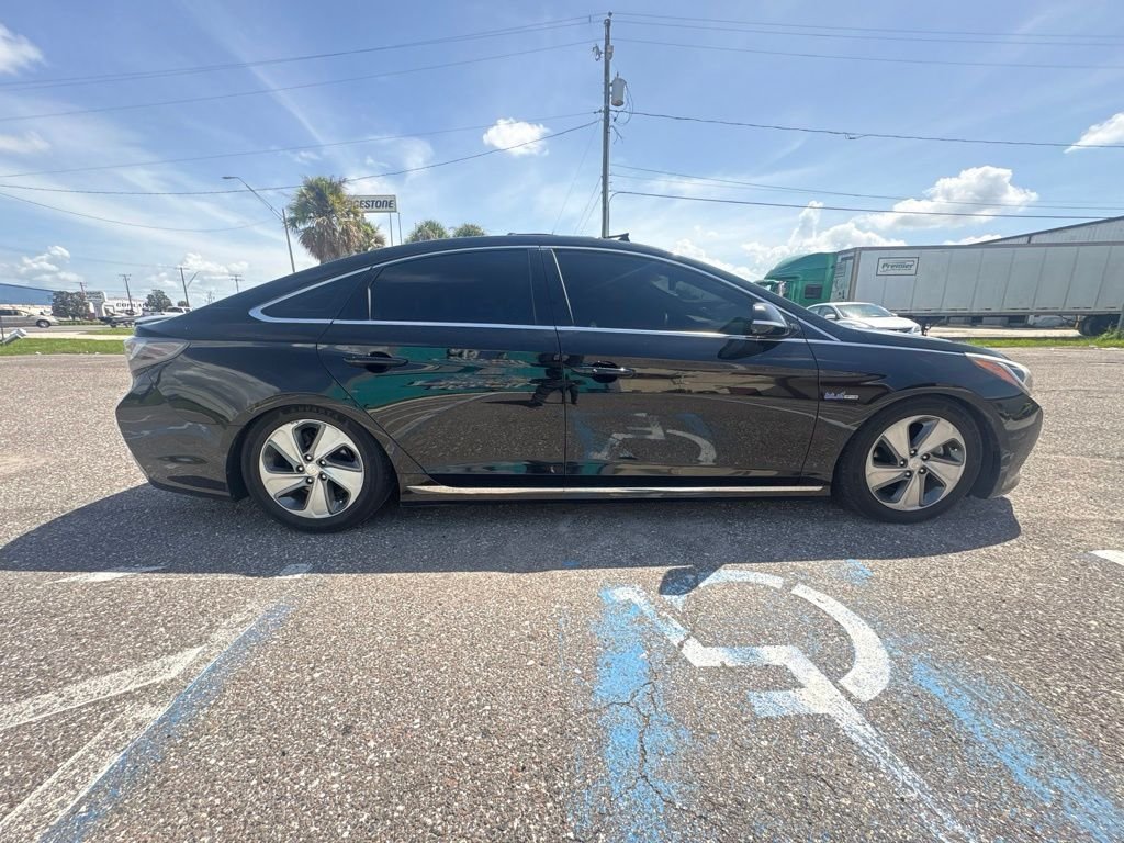 Used 2017 Black Hyundai Limited image 2