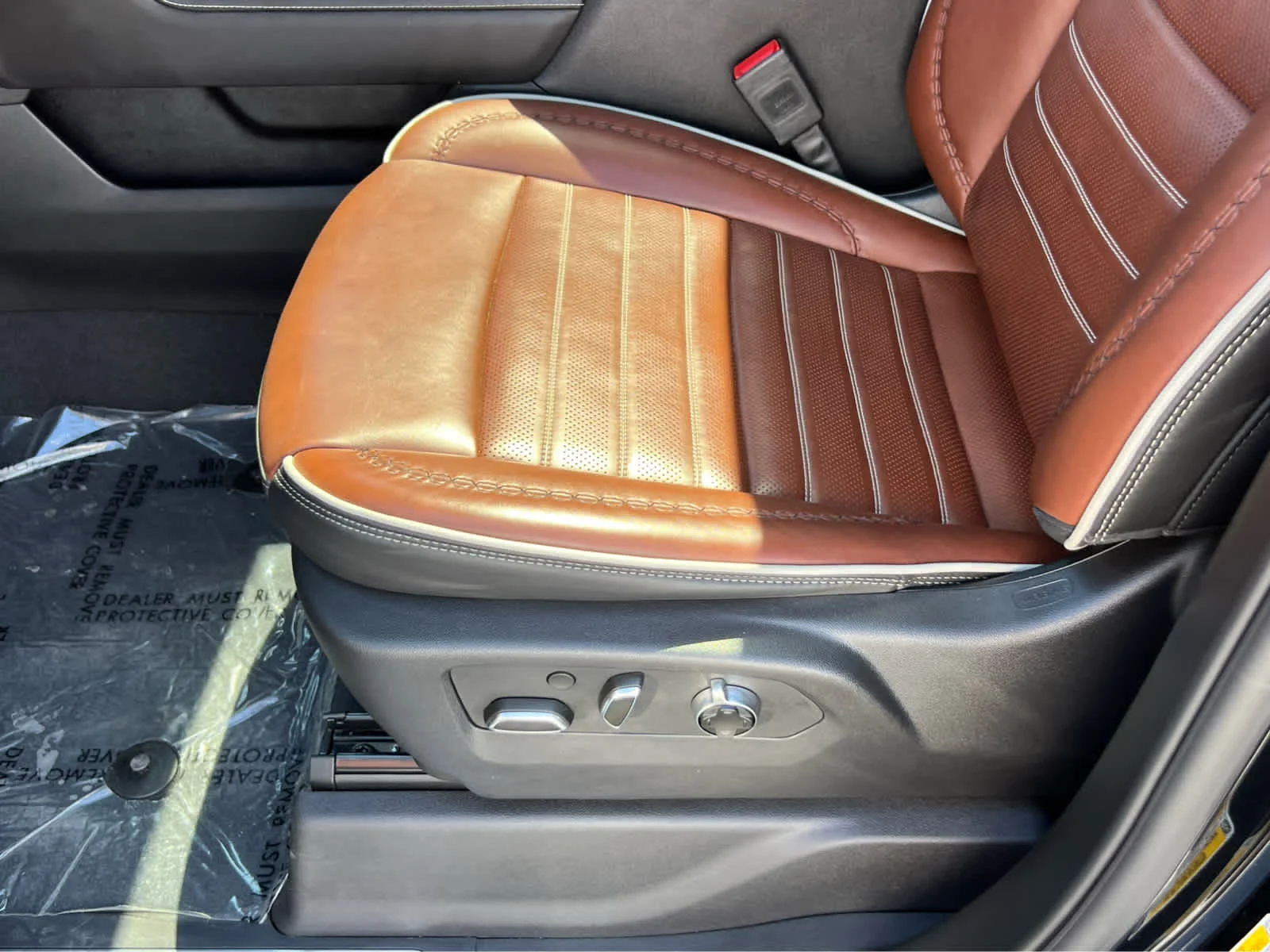 Certified Used 2025 Onyx Black GMC Denali Ultimate image 30