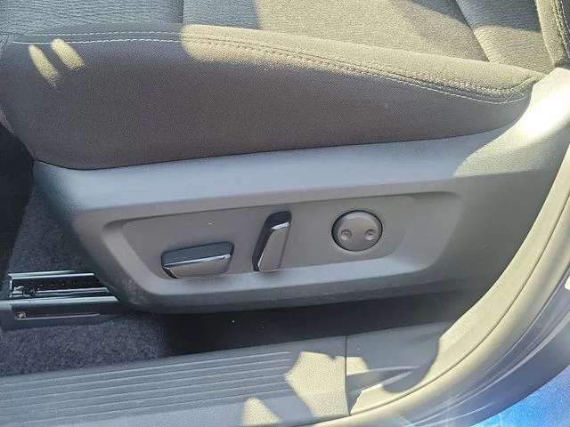 Used 2025 Blue Nissan SV image 17