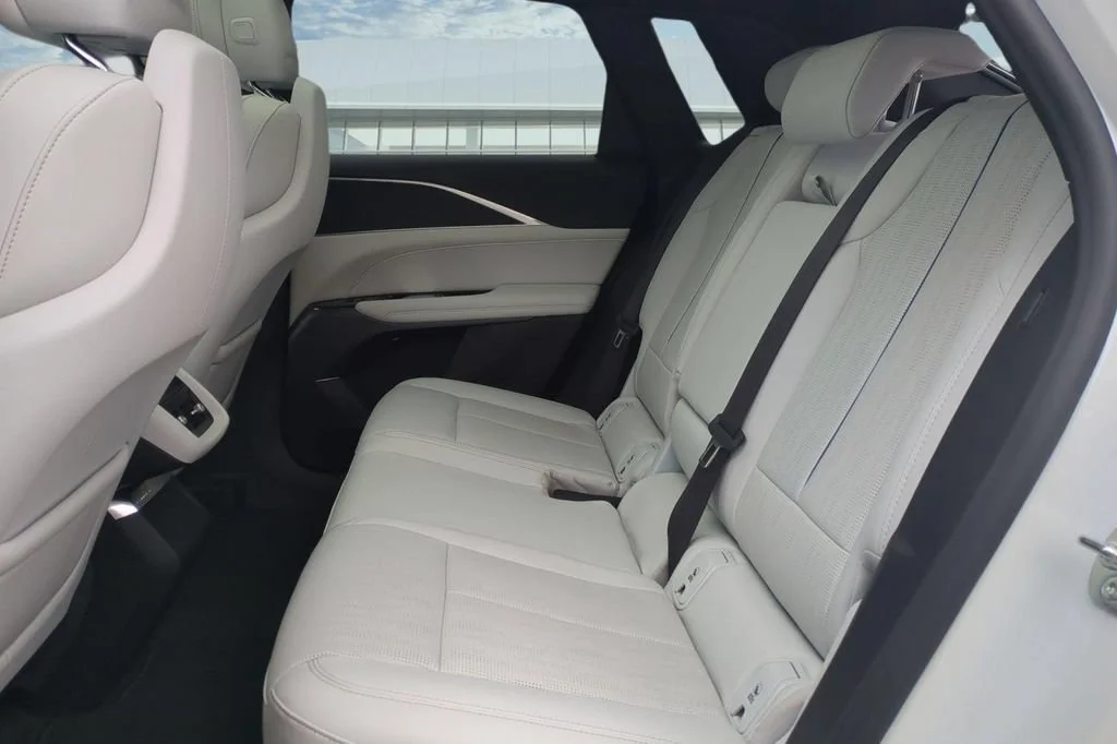 Certified Used 2024 Crystal White Tricoat Cadillac Sport 1 image 16