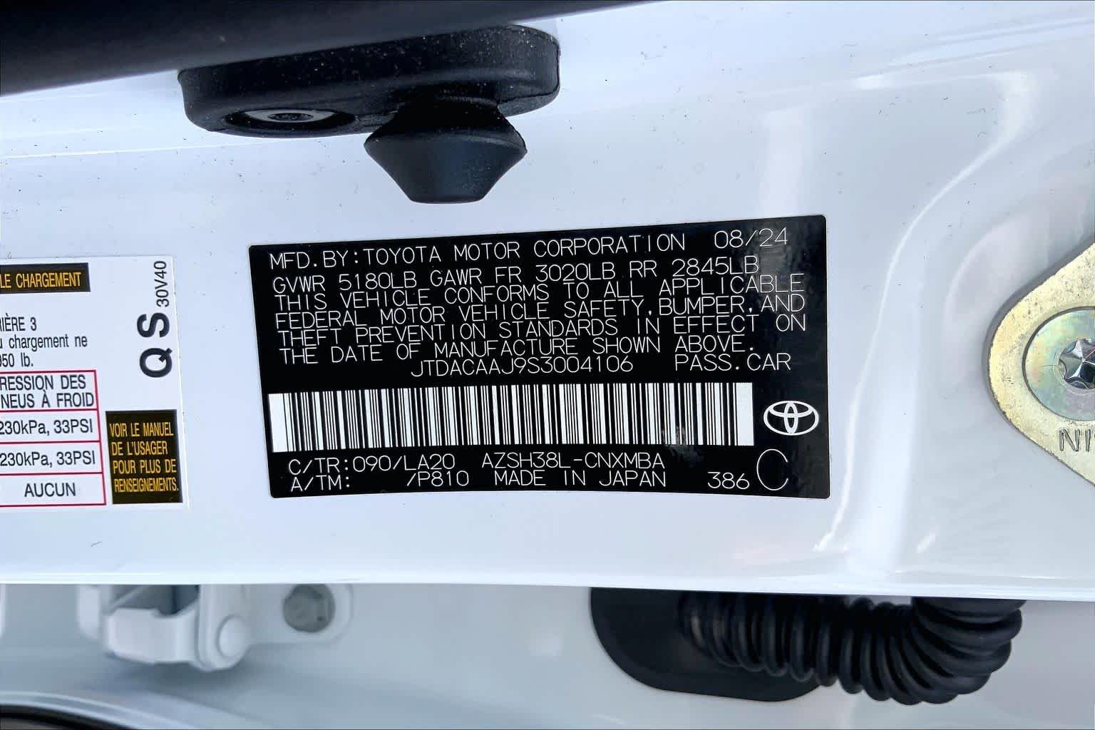 Used 2025 Oxygen White Toyota XLE image 33