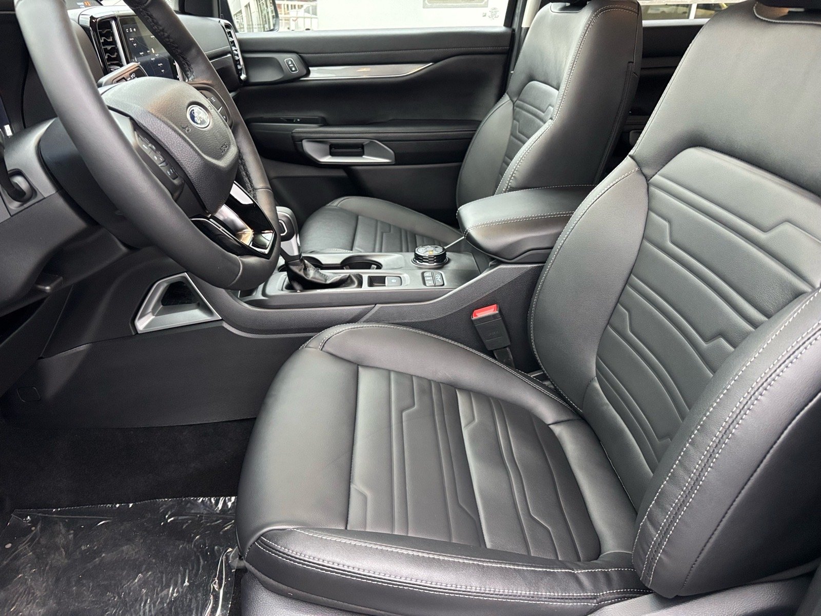 New 2025 Carbonized Gray Metallic Ford LARIAT® image 9