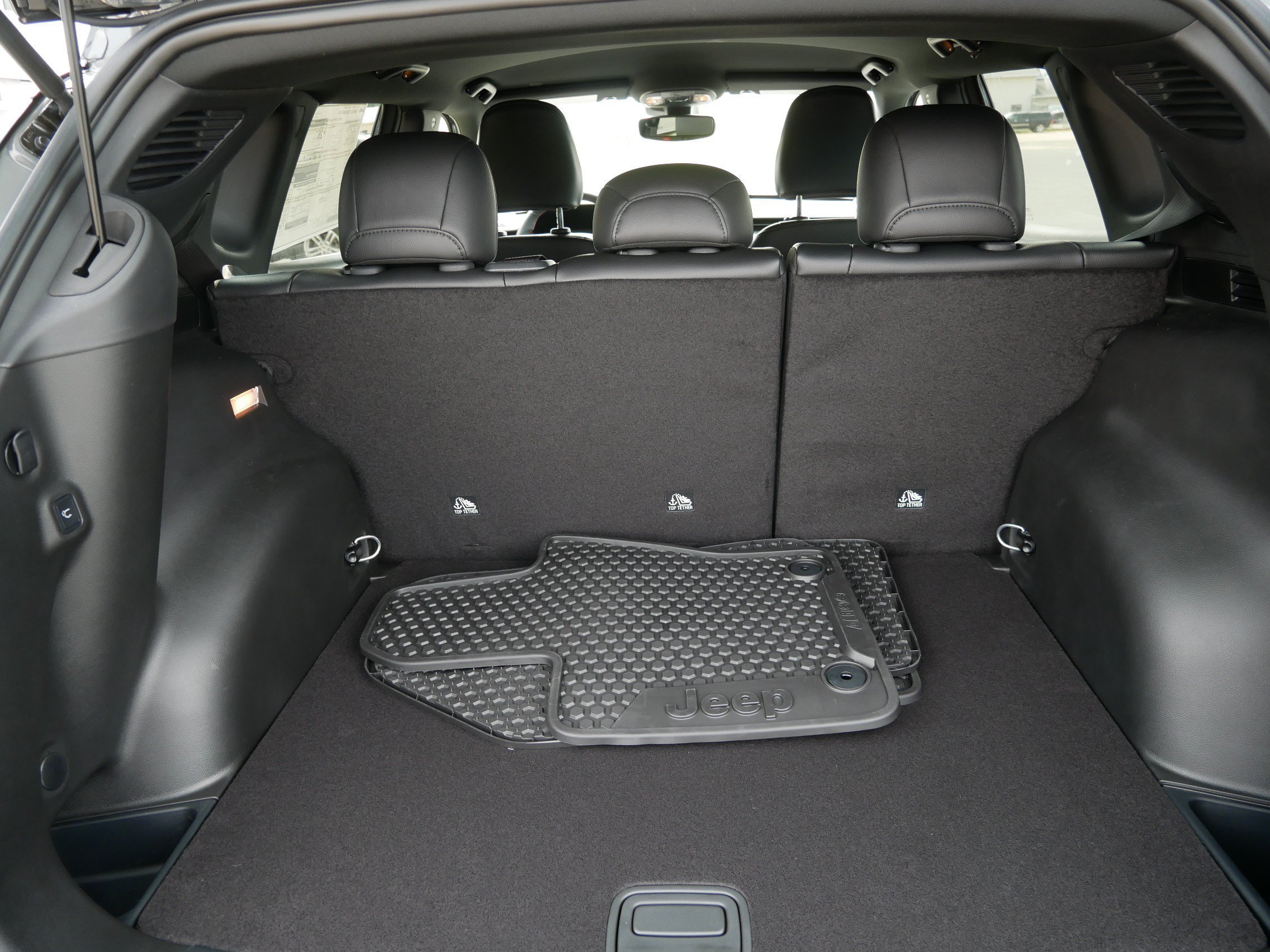 New 2026 Sting-Gray Clear-Coat Exterior Paint Jeep Trailhawk image 10