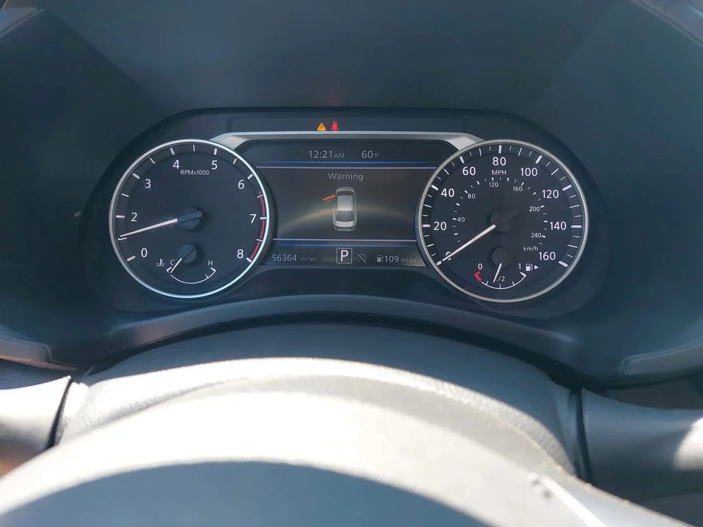 Used 2024 Gray Nissan SV image 18