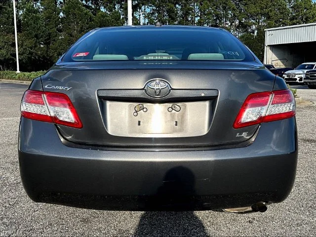 Used 2010 Gray Toyota LE image 5