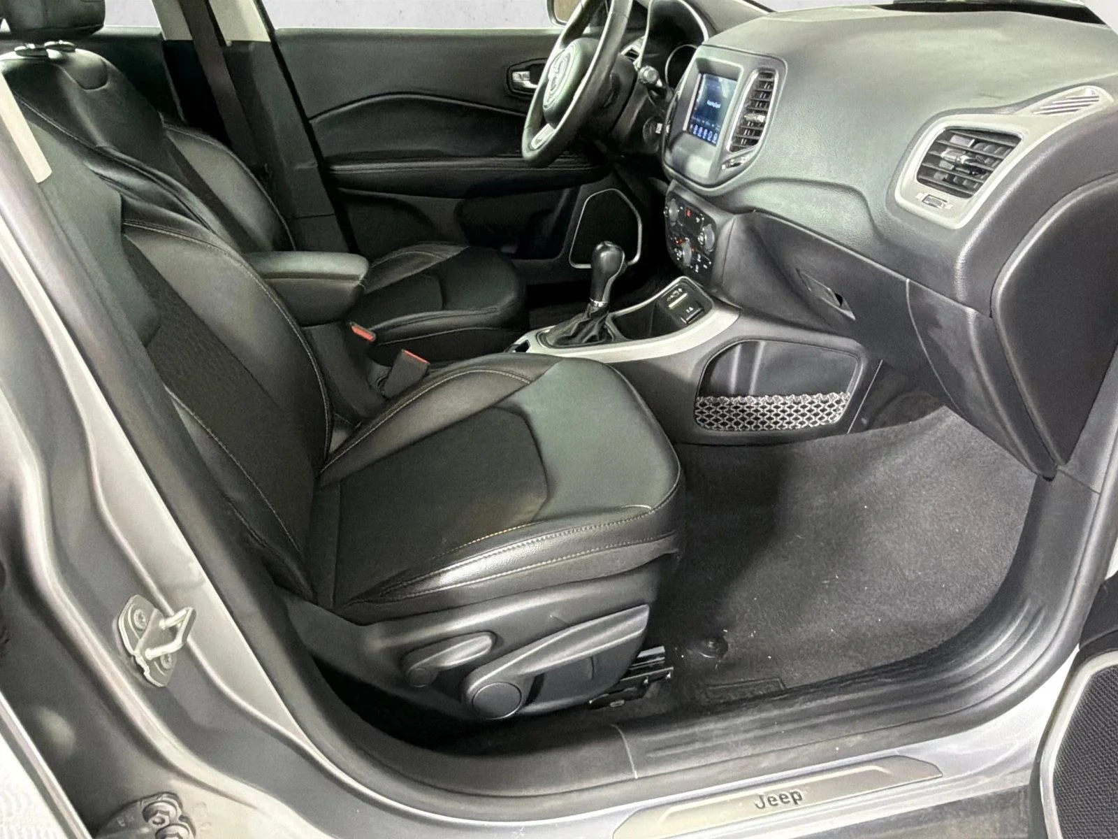 Used 2021 Silver Jeep Latitude image 13