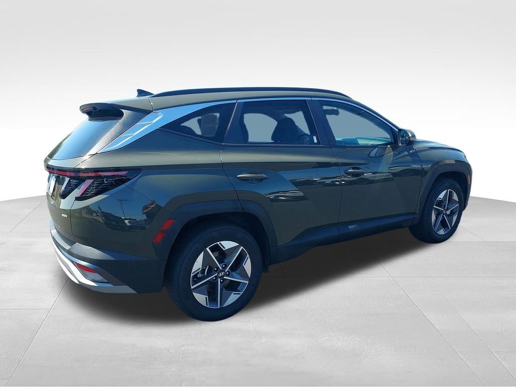 Used 2025 Green Hyundai SEL Convenience image 5