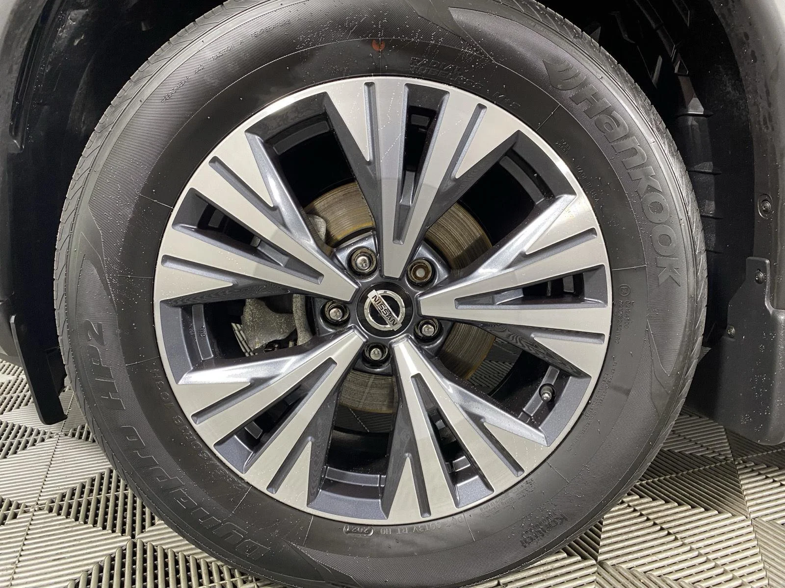 Used 2021 Scarlet Ember Tintcoat Nissan SV image 11