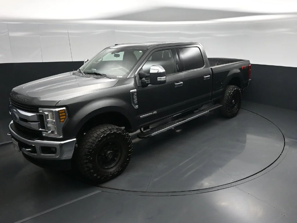 Used 2019 Gray Ford XLT image 30