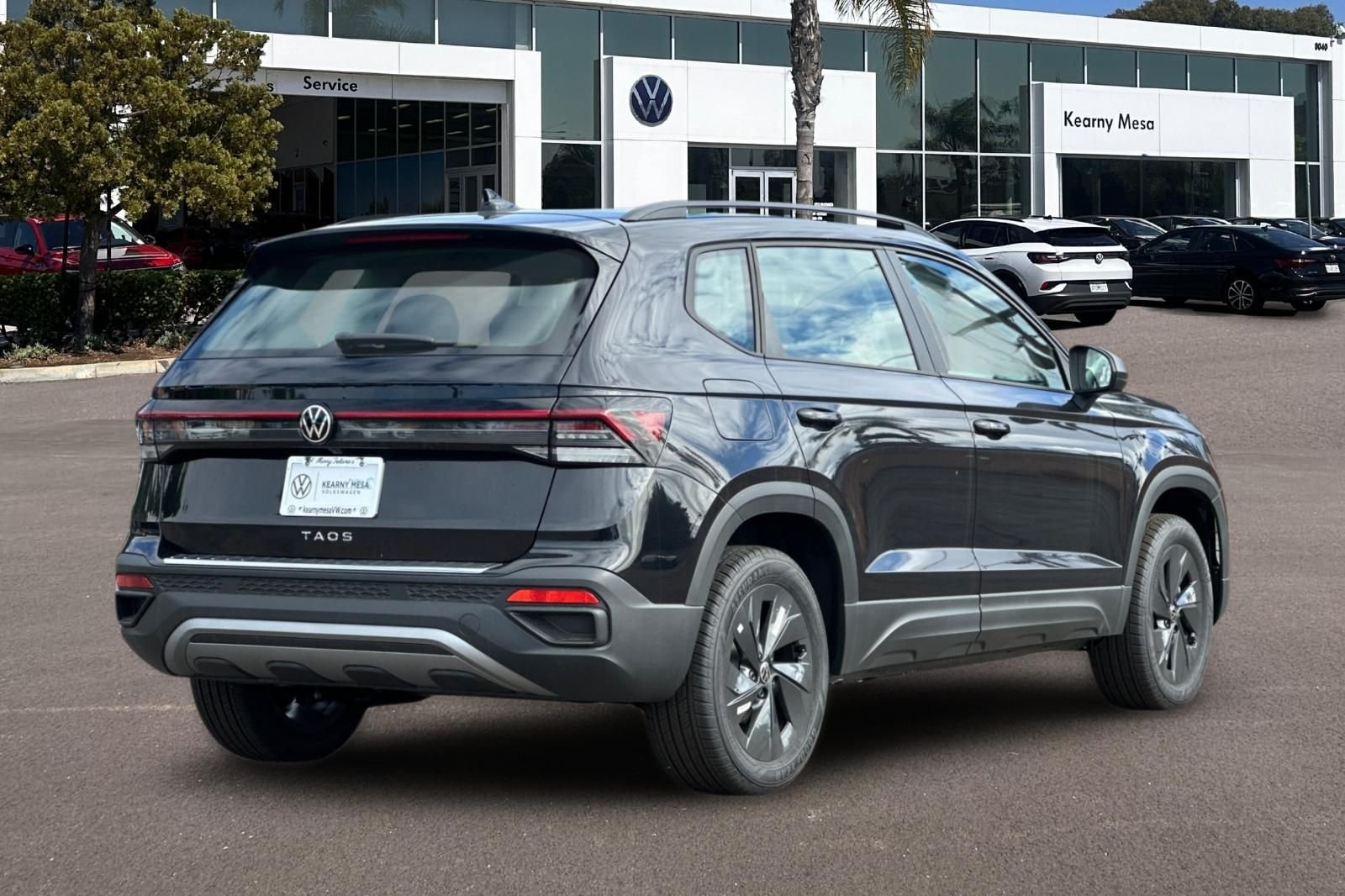 New 2026 Deep Black Pearl Volkswagen 1.5T S image 4