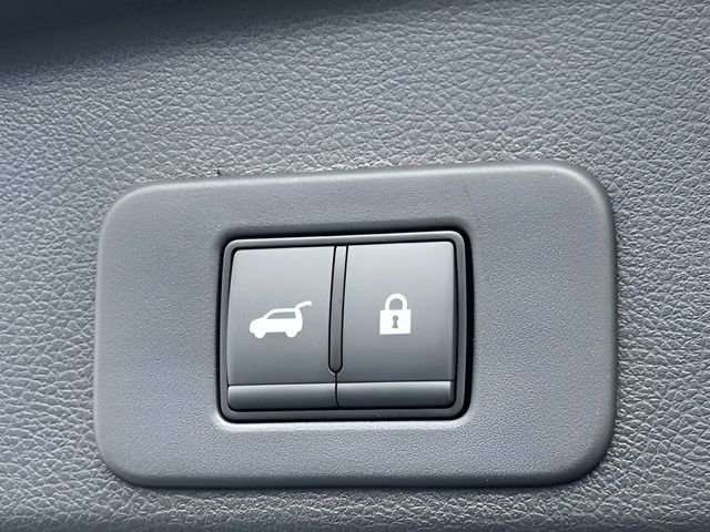 Used 2025 White Nissan SL image 23