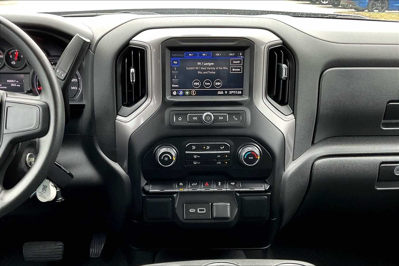 Used 2022 Silver Ice Metallic Chevrolet Custom image 7