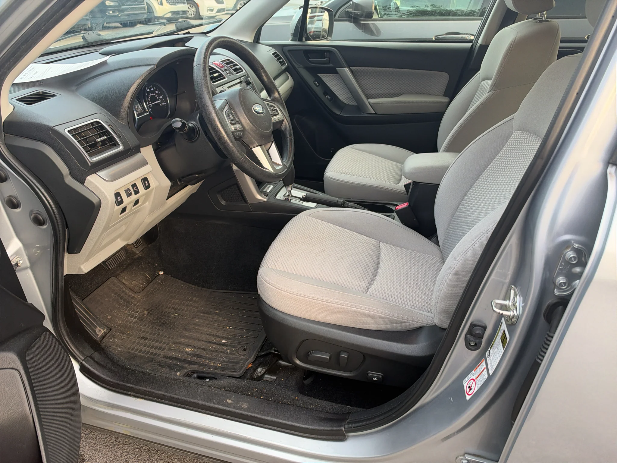 Used 2018 Ice Silver Metallic Subaru Premium image 11