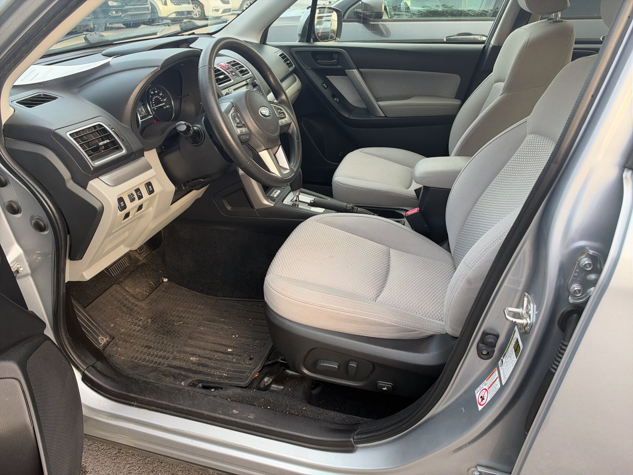 Used 2018 Ice Silver Metallic Subaru Premium image 11
