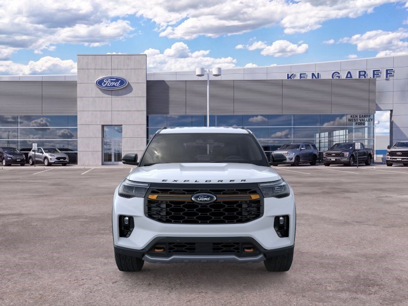 New 2026 Space White Metallic Ford Tremor image 7