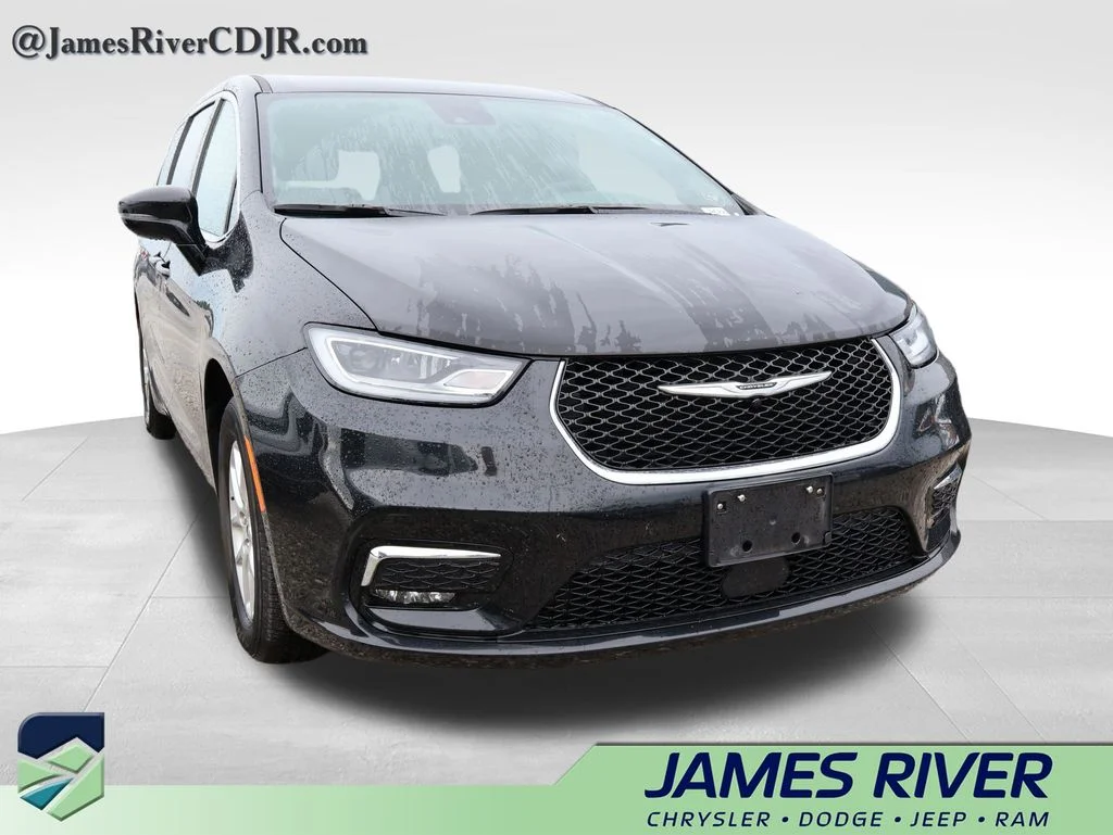 Used 2025 Black Chrysler Select image 9