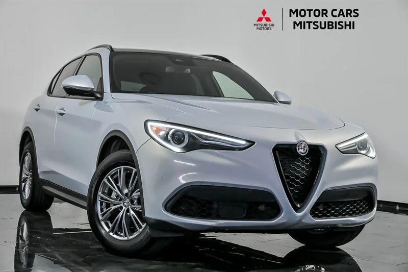 2022 Alfa Romeo Stelvio AWD's photo