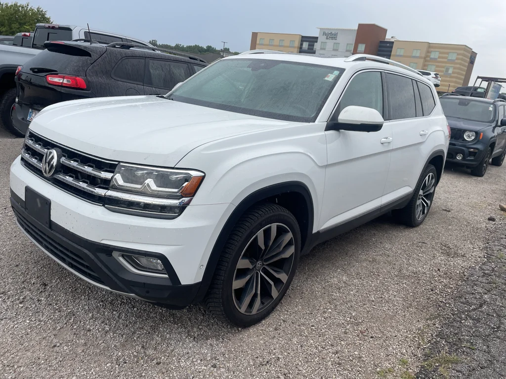 Used 2019 Pure White Volkswagen 3.6L V6 SEL Premium image 2