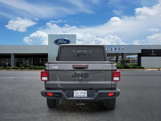 Used 2023 Gray Jeep Texas Trail image 4