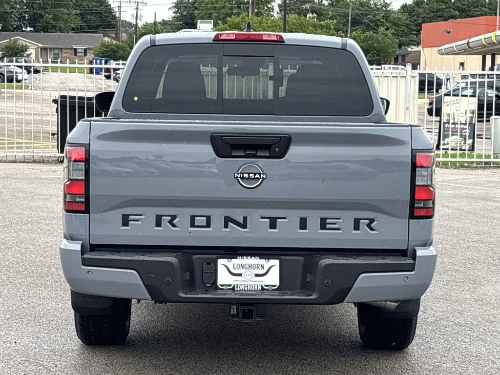 New 2026 Boulder Gray Pearl Nissan Crew Cab SV image 4
