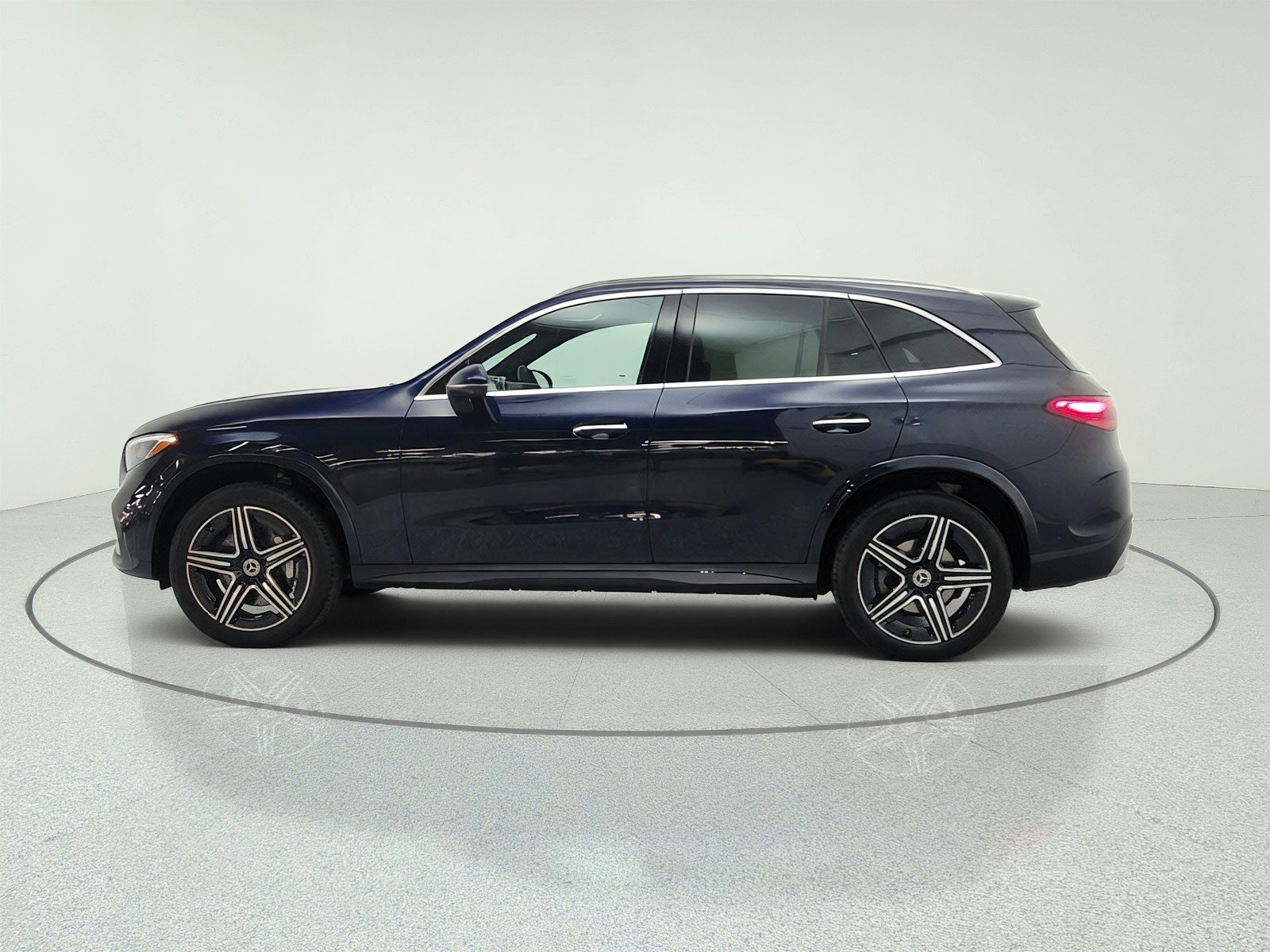 Used 2023 Nautical Blue Metallic Mercedes-Benz GLC 300 4MATIC® SUV image 8
