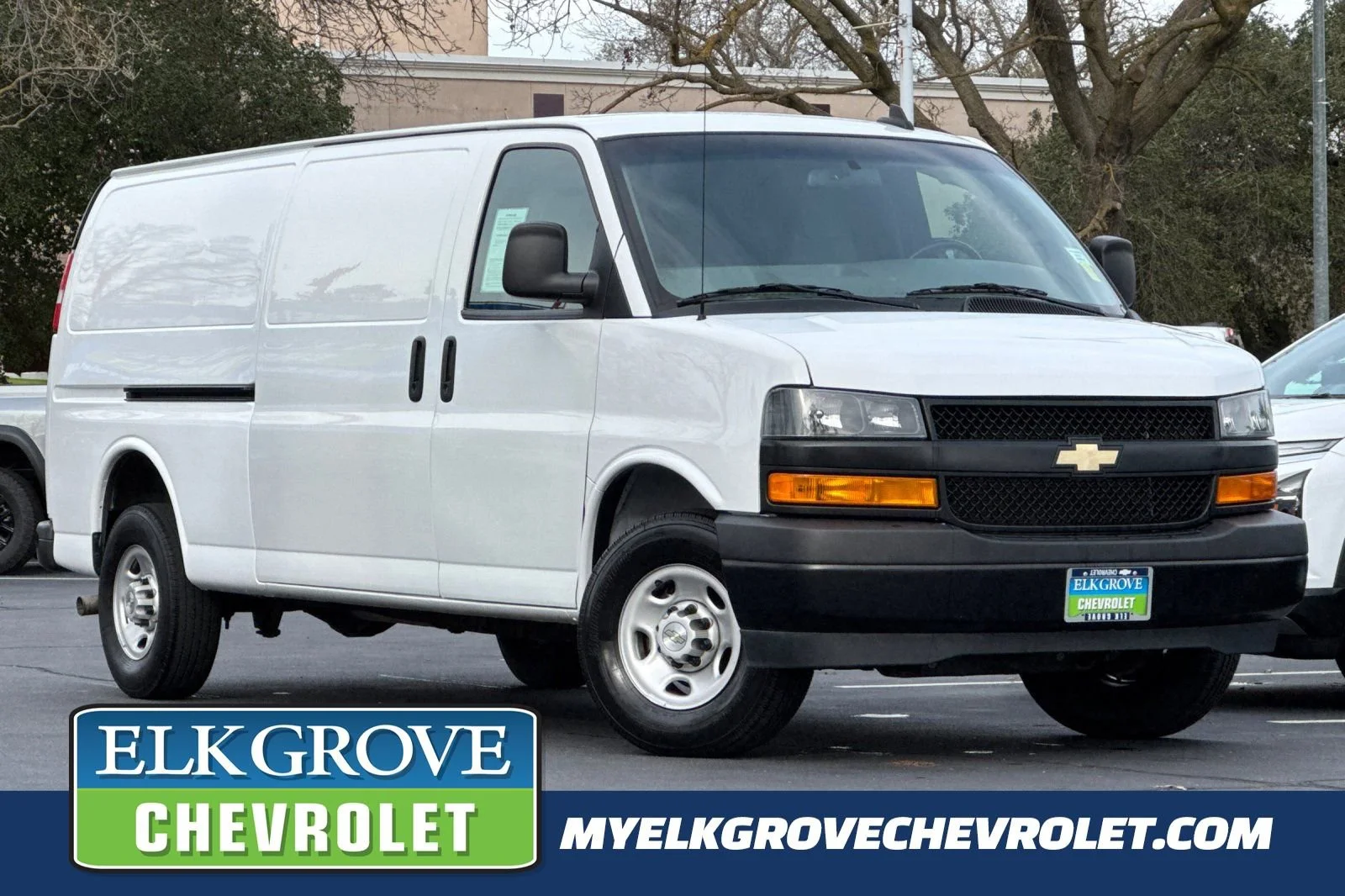 2023 Chevrolet Express 2500 Extended Work Van HD's photo