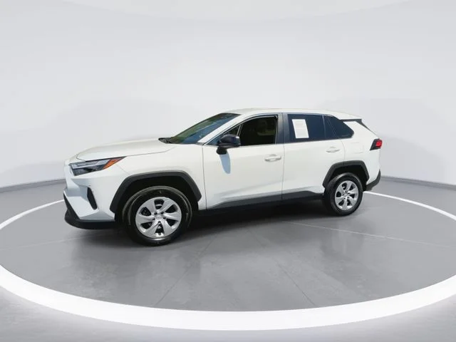 Used 2025 White Toyota LE image 5