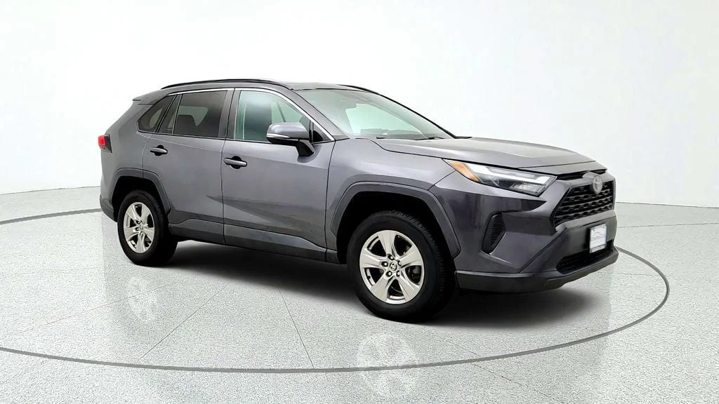 Used 2022 Magnetic Gray Metallic Toyota XLE AWD image 3